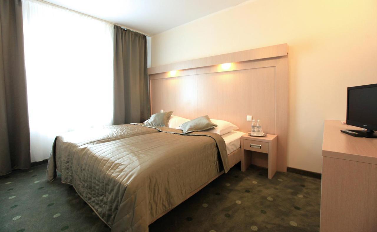 Hotel Cieplice Medi & Spa Jelenia Góra Екстериор снимка