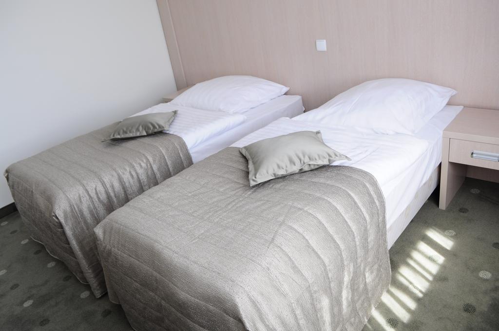 Hotel Cieplice Medi & Spa Jelenia Góra Стая снимка
