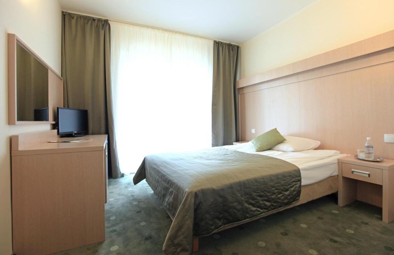 Hotel Cieplice Medi & Spa Jelenia Góra Екстериор снимка